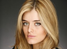 DaphneOz_HeadshotFINAL